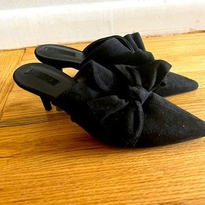 Forever 21 close toe shoes/sandals